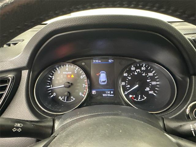 Photo of 2019 Magnetic Black Nissan Rogue
