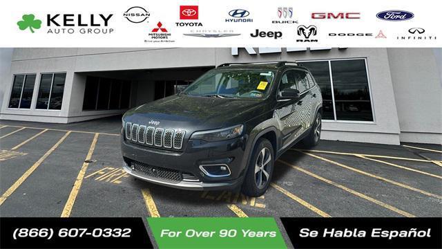 Photo of 2022 Diamond Black Jeep Cherokee