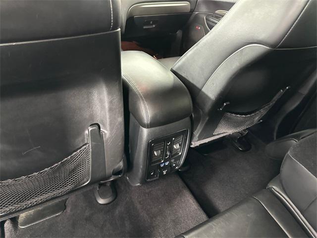 Photo of 2017 Granite Clearcoat Metallic Dodge Durango