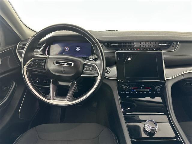 Photo of 2021 Velvet Red Pearlcoat Jeep Grand Cherokee L