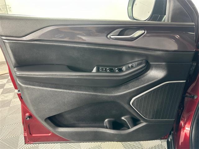 Photo of 2021 Velvet Red Pearlcoat Jeep Grand Cherokee L