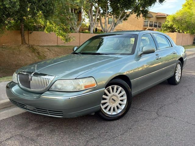 2005 Lincoln Town Car