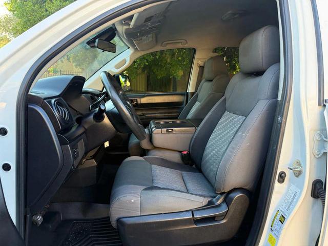 Photo of 2020 Super White Toyota Tundra