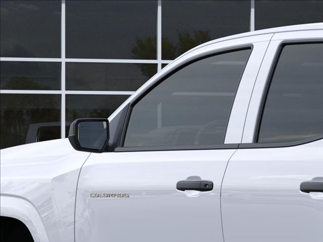 Photo of 2025 Summit White Chevrolet Colorado
