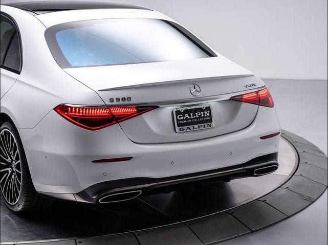 Photo of 2024 Moonlight White Mercedes-Benz S-Class