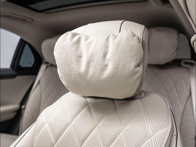 Photo of 2024 Moonlight White Mercedes-Benz S-Class
