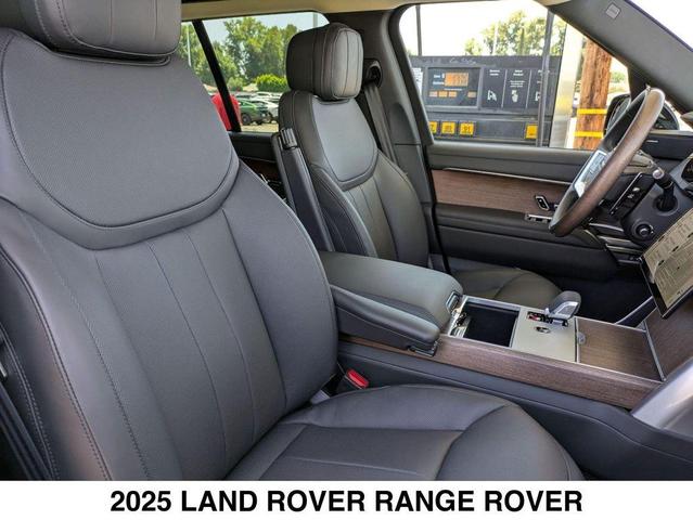 Photo of 2025 Santorini Black Land Rover Range Rover