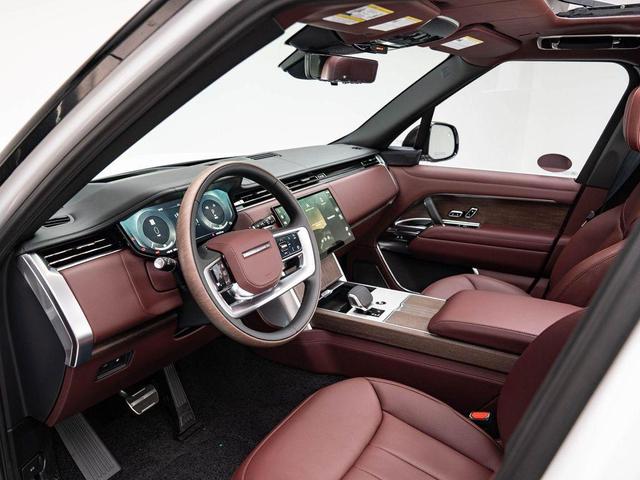 Photo of 2025 Fuji White Land Rover Range Rover