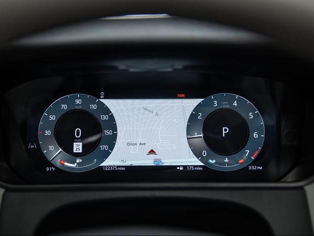 Photo of 2025 Fuji White Land Rover Range Rover Velar