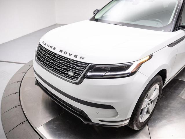 Photo of 2025 Fuji White Land Rover Range Rover Velar