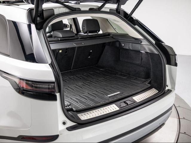 Photo of 2025 Fuji White Land Rover Range Rover Velar