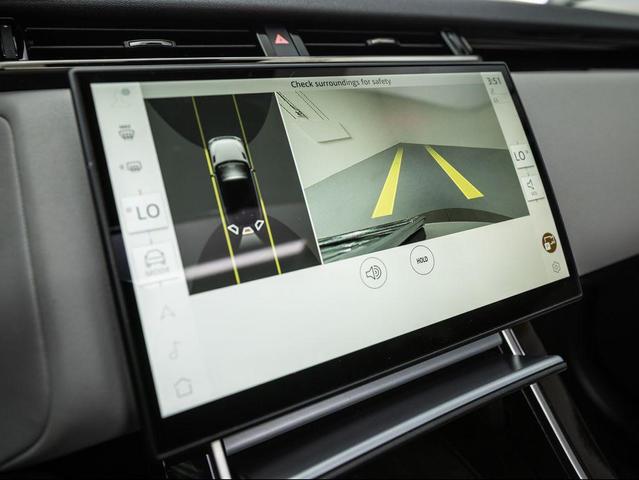 Photo of 2025 Fuji White Land Rover Range Rover Velar