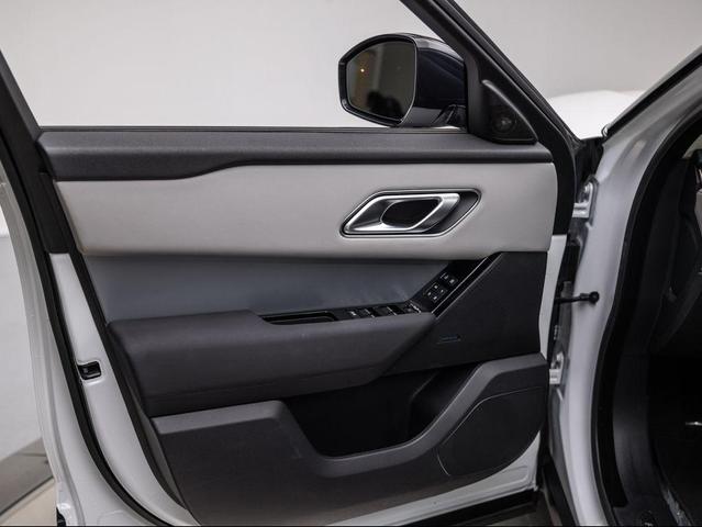 Photo of 2025 Fuji White Land Rover Range Rover Velar