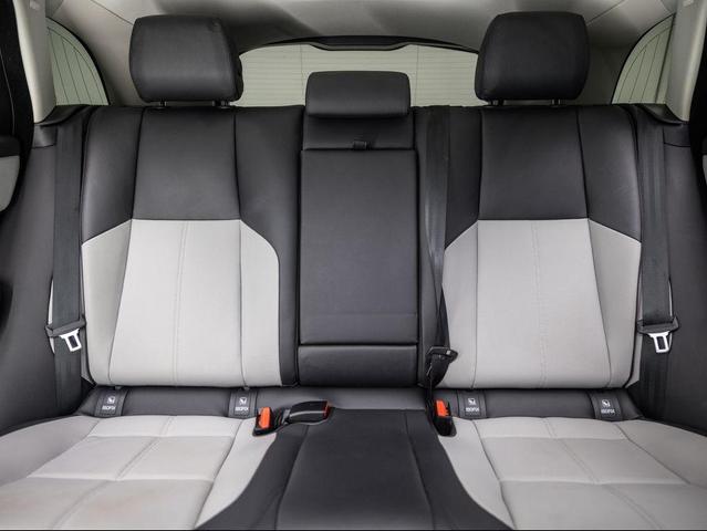 Photo of 2025 Fuji White Land Rover Range Rover Velar