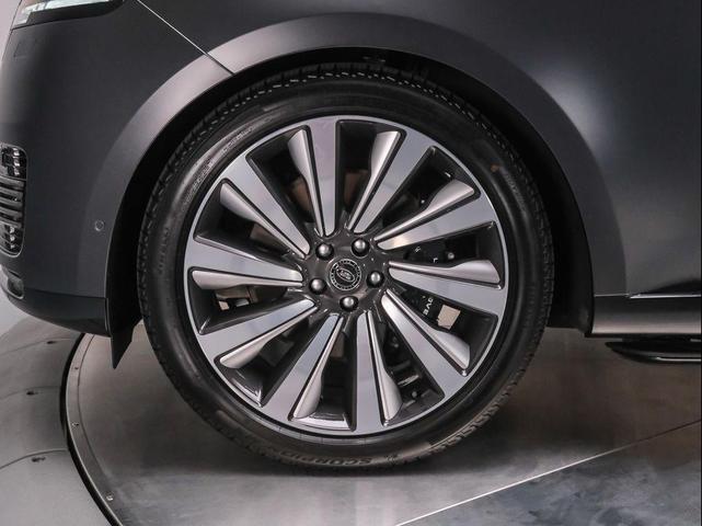 Photo of 2025 Carpathian Grey Land Rover Range Rover