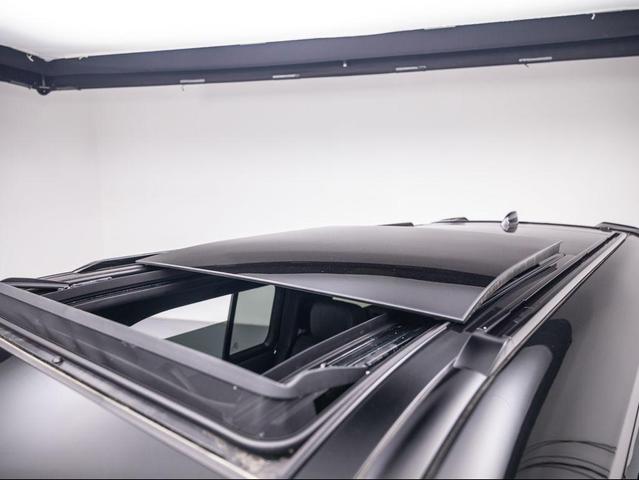 Photo of 2025 Santorini Black Land Rover Defender