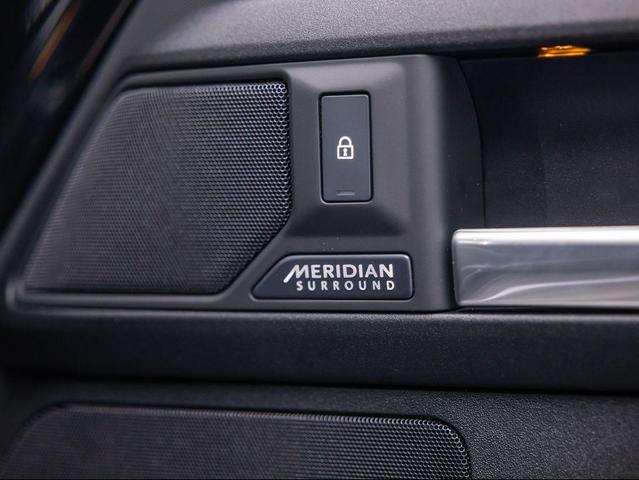Photo of 2025 Santorini Black Land Rover Defender