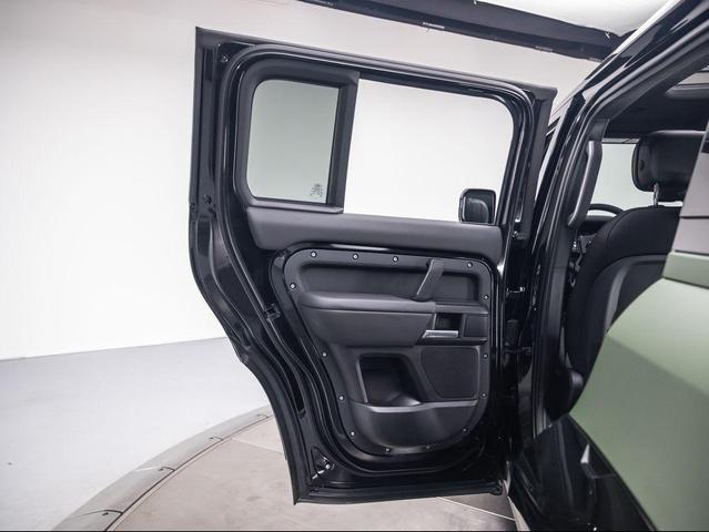Photo of 2025 Santorini Black Land Rover Defender