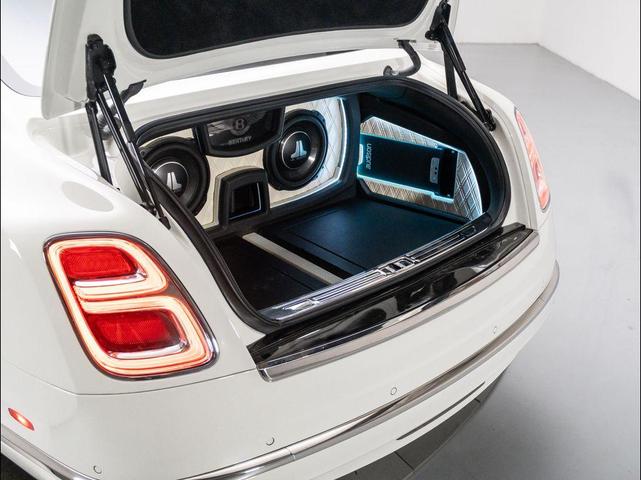 Photo of 2017 Glacier White Bentley Mulsanne