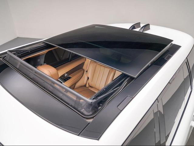 Photo of 2025 Fuji White Land Rover Range Rover