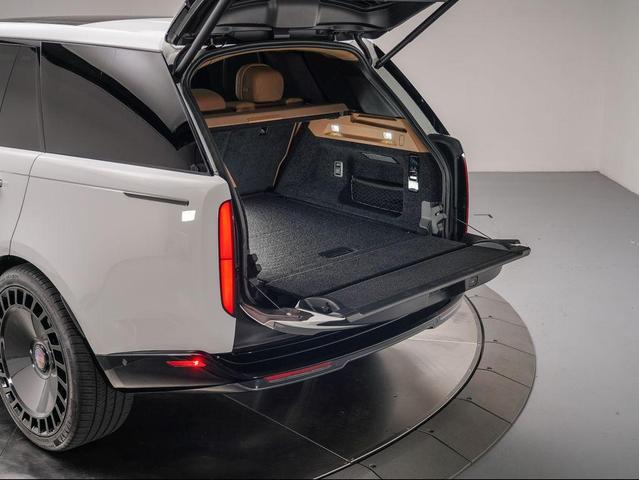 Photo of 2025 Fuji White Land Rover Range Rover