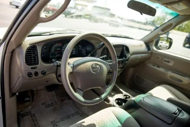 Photo of 2005 Natural White Toyota Tundra