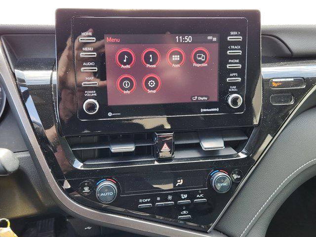 Photo of 2022 White Toyota Camry