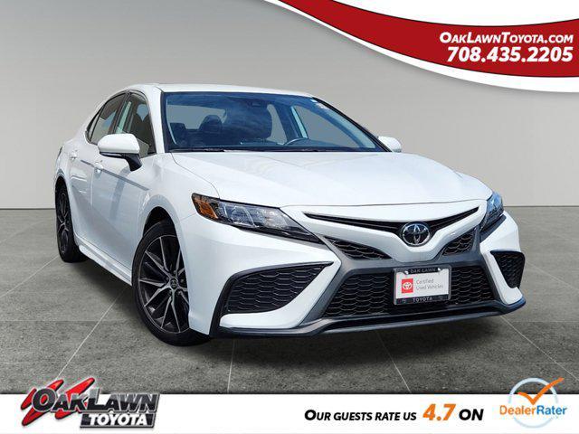 Photo of 2022 White Toyota Camry