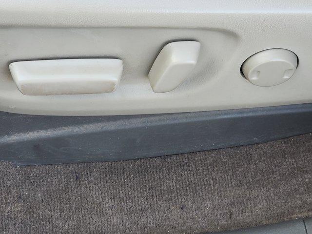 Photo of 2014 Black Toyota Sienna