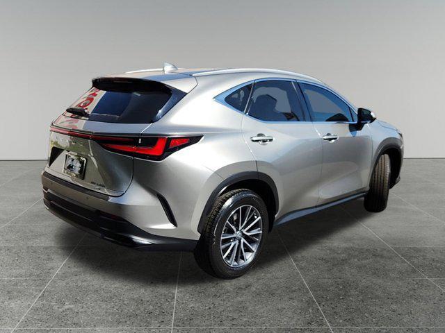 Photo of 2024 Atomic Silver Lexus NX 350h