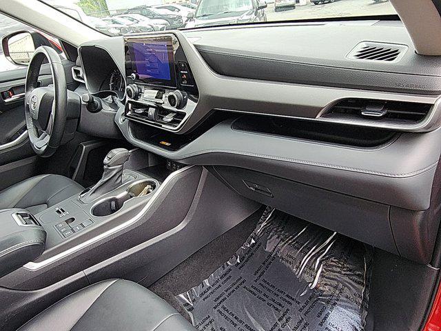 Photo of 2023 Ruby Flare Pearl Toyota Highlander