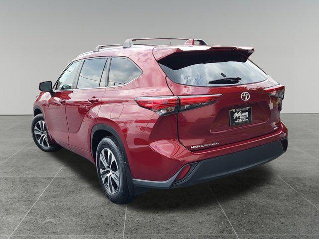Photo of 2023 Ruby Flare Pearl Toyota Highlander