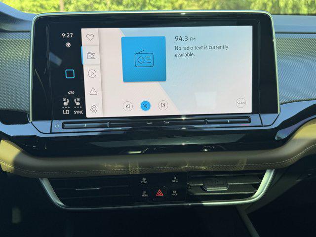 Photo of 2026 Deep Black Pearl Volkswagen Atlas Cross Sport