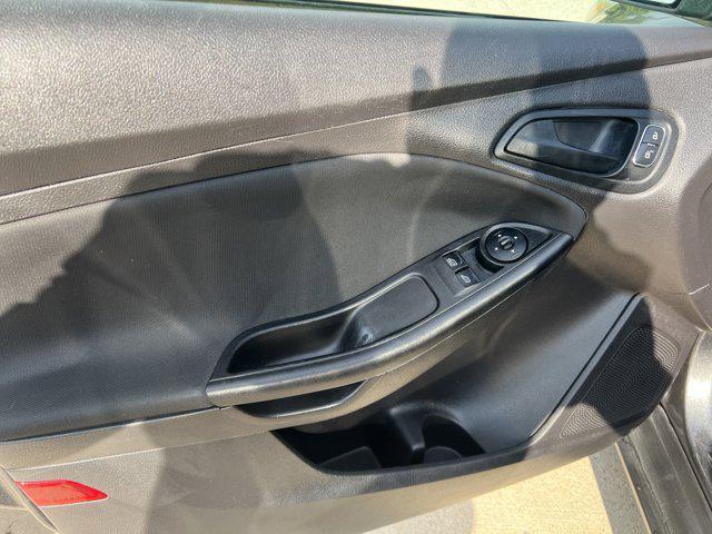 Photo of 2015 Magnetic Ford Focus