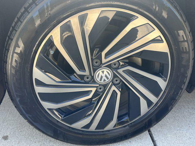 Photo of 2020 Platinum Gray Metallic Volkswagen Passat