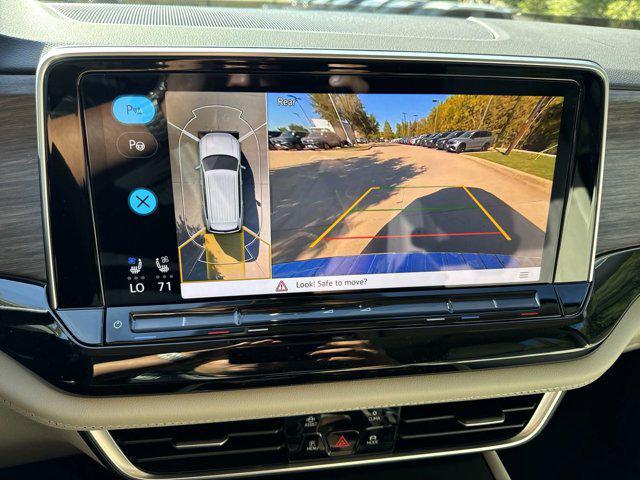 Photo of 2025 Pure Gray Volkswagen Atlas