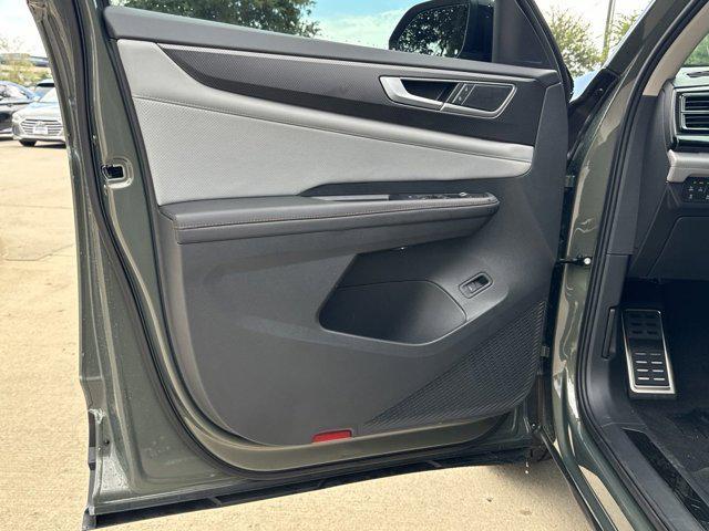 Photo of 2025 Pure Gray Volkswagen Atlas