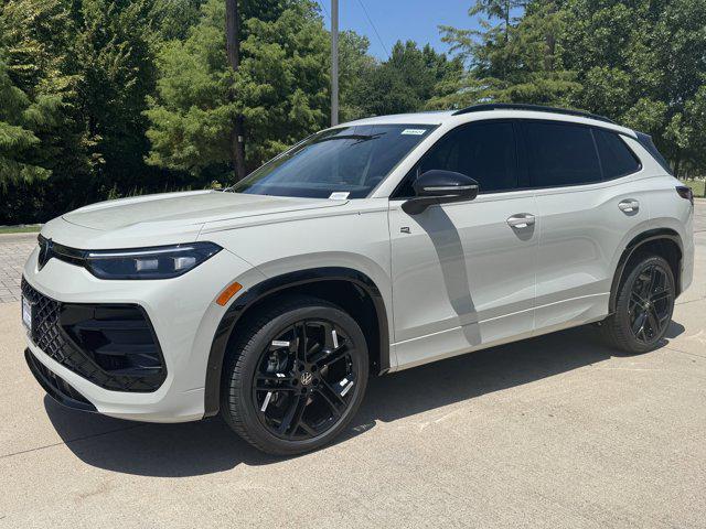 Photo of 2025 Sandstone Volkswagen Tiguan