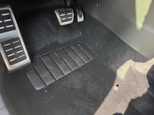 Photo of 2025 Sandstone Volkswagen Tiguan