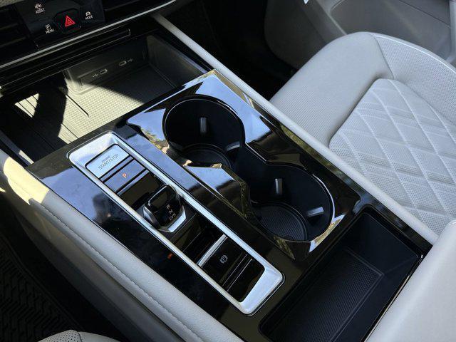 Photo of 2025 Opal White Pearl Volkswagen Atlas