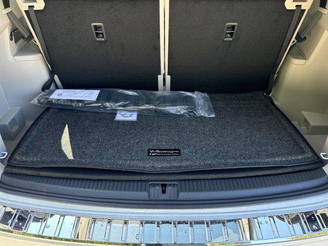 Photo of 2025 Opal White Pearl Volkswagen Atlas