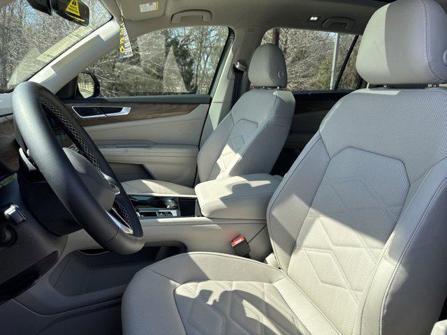 Photo of 2026 avocado green pearl Volkswagen Atlas