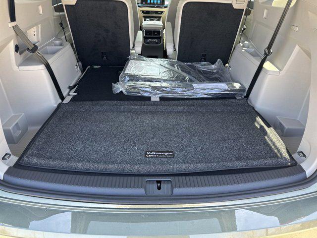 Photo of 2026 avocado green pearl Volkswagen Atlas