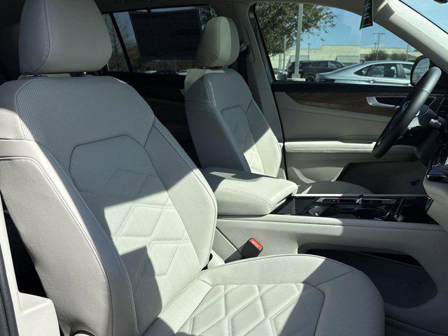 Photo of 2026 avocado green pearl Volkswagen Atlas