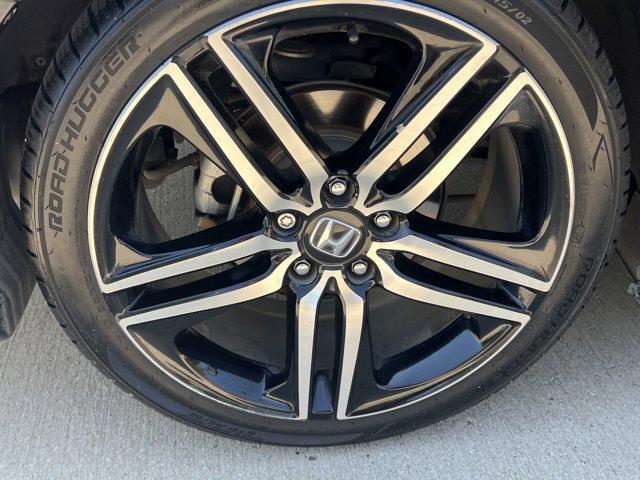Photo of 2017 Crystal Black Pearl Honda Accord