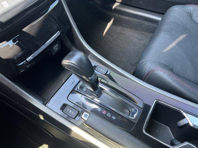 Photo of 2017 Crystal Black Pearl Honda Accord