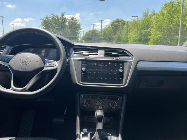 Photo of 2024 Pyrite Silver Metallic Volkswagen Tiguan