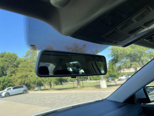 Photo of 2019 Pure White Volkswagen Jetta