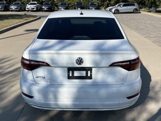 Photo of 2019 Pure White Volkswagen Jetta