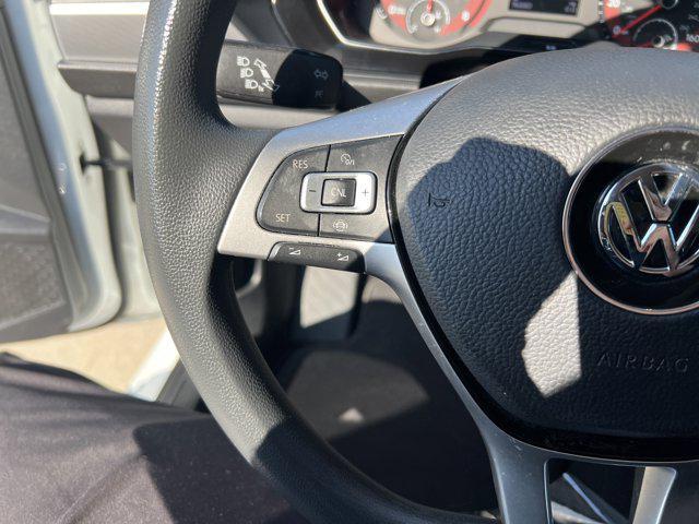 Photo of 2019 Pure White Volkswagen Jetta